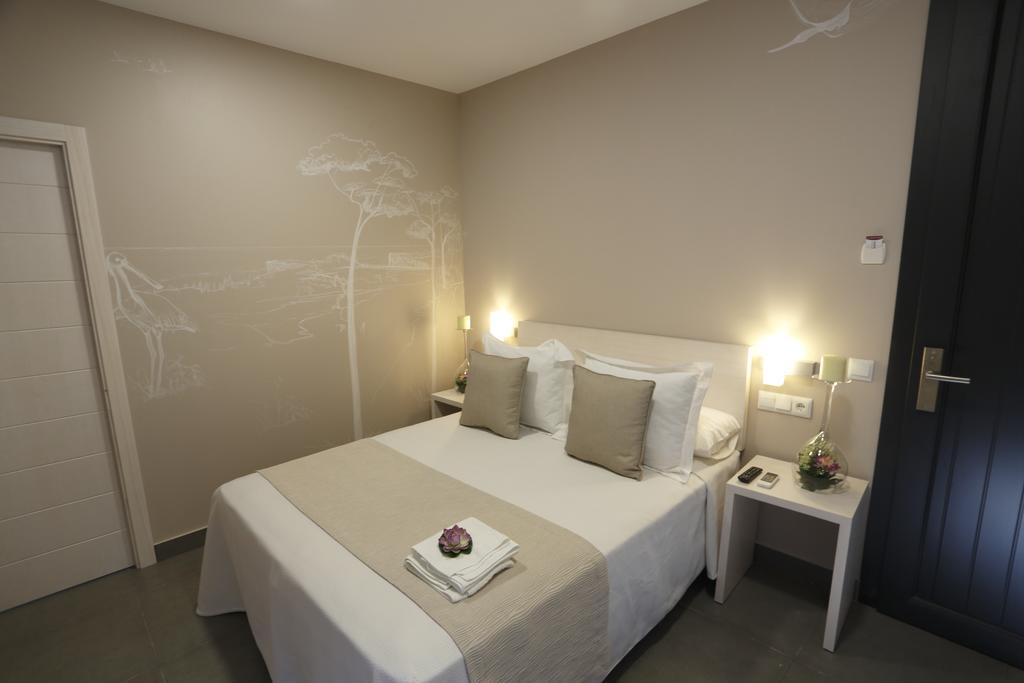 La Pasajera Hostal Boutique コニル・デ・ラ・フロンテラ エクステリア 写真