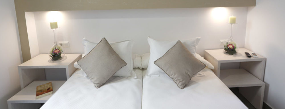 La Pasajera Hostal Boutique コニル・デ・ラ・フロンテラ エクステリア 写真